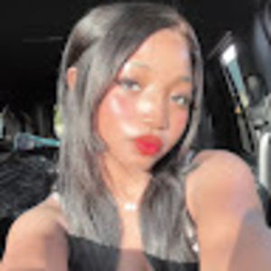 Meet your Posher, Amirah